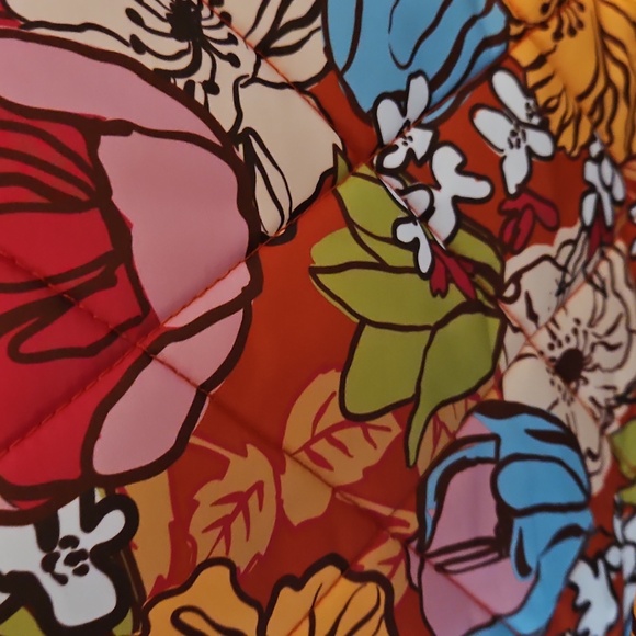 Vera Bradley East West Tote - Picture 6 of 6